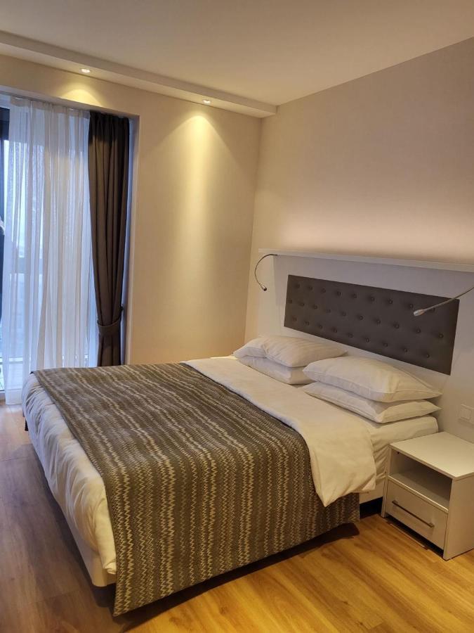 Apartment 16,26,27 Floors In Alliance Palace Batumi Esterno foto