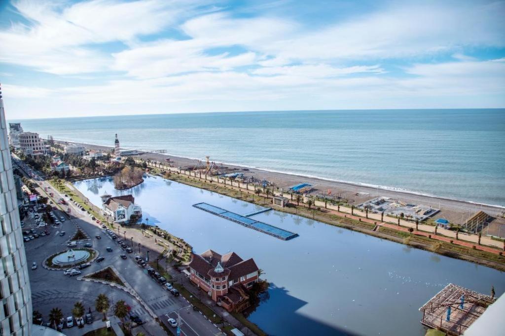 Apartment 16,26,27 Floors In Alliance Palace Batumi Esterno foto
