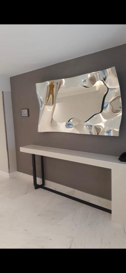 Apartment 16,26,27 Floors In Alliance Palace Batumi Esterno foto